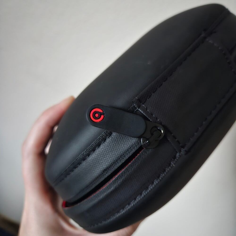 Beats Hardback Case - Picture 7 of 7